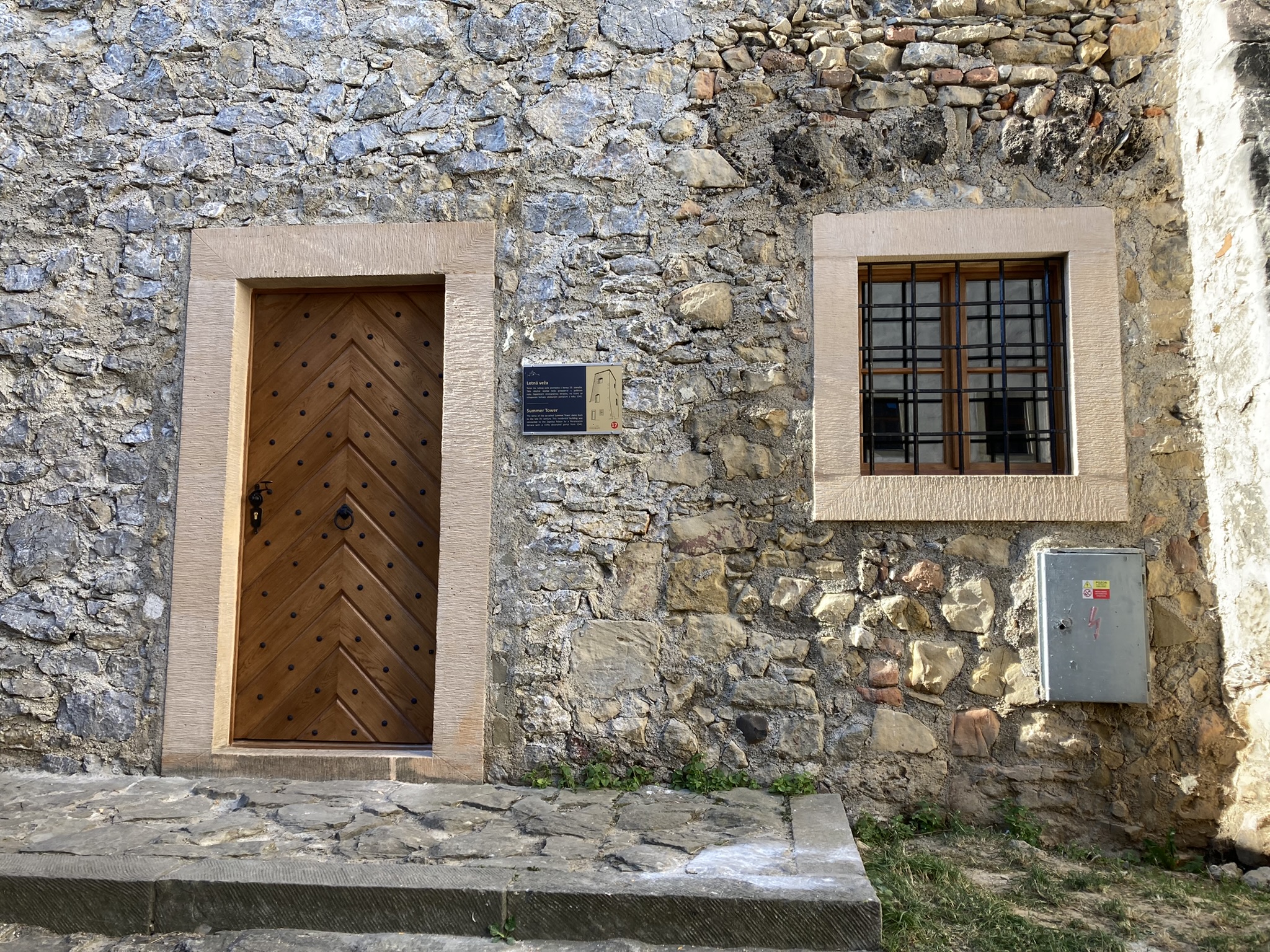 Trenčiansky hrad - 5. brána, letná veža 28